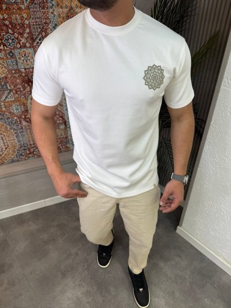 ابيض