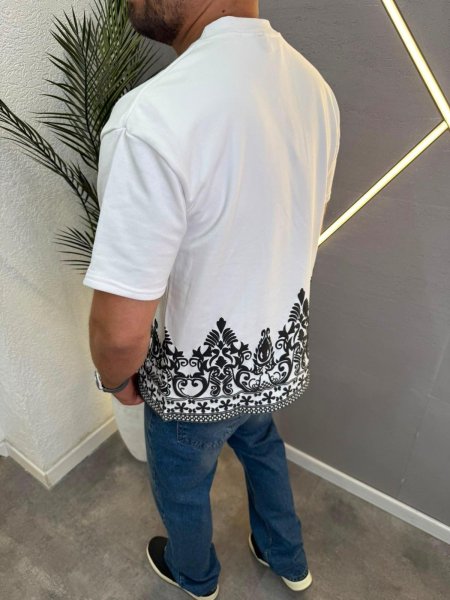ابيض